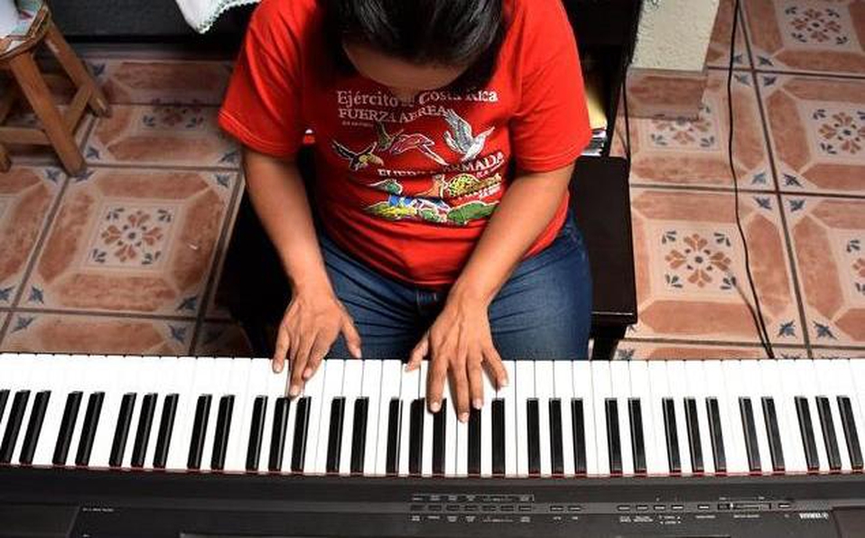 pianista isaura margarita porras ofrecido 0 86 635 395