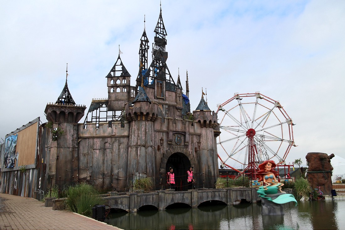 banksy dismaland