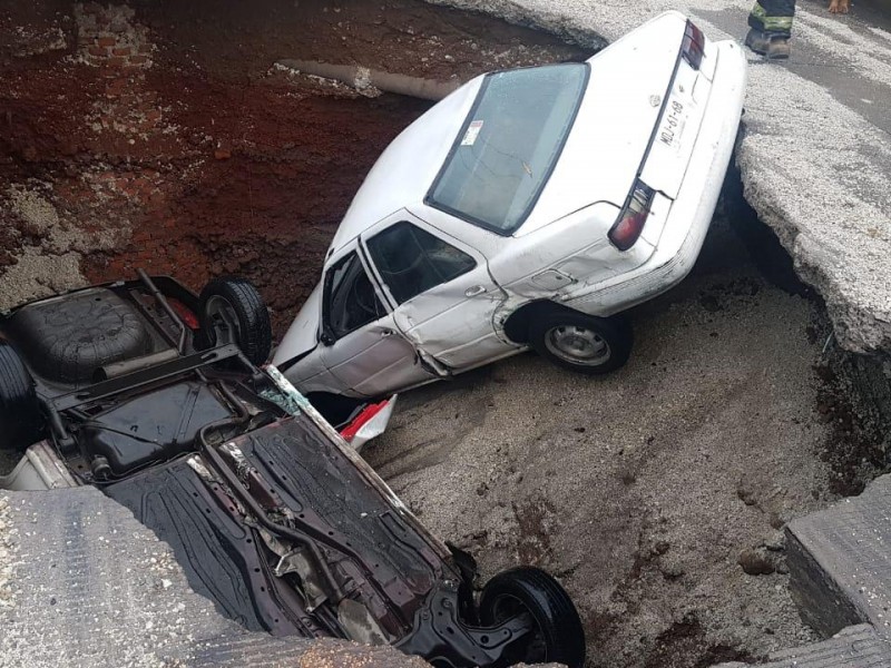 caen dos autos a socavon en ecatepec 85417