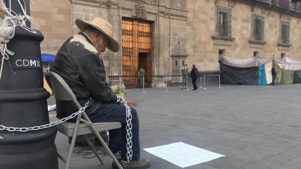 hombre encadenado Palacio nacional